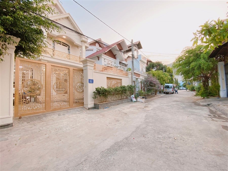 villa-10f-lac-long-quan (25)